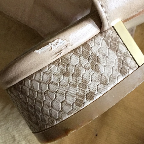 Faux snakeskin sandals 4 items for $20 - Picture 3 of 3